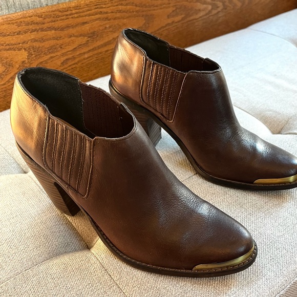 Leather Dolce Vita Brown Bootie. Size 8 - Picture 4 of 9